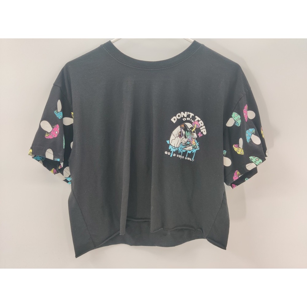 Weekend Warriors Womens Black Dont Trip Skull Mushroom Graphic Crop Top Large
